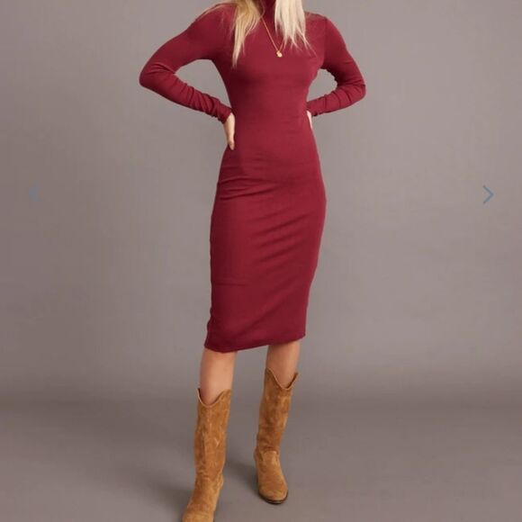 Marine layer Lexi Rib Turtleneck Midi Dress in Rhododendron - Picture 3 of 7